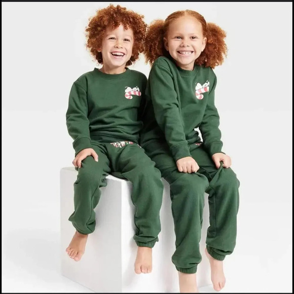 NWT Peanuts Snoopy Christmas Pullover Crewneck Sweatshirt Size 12m Green - Picture 1 of 16